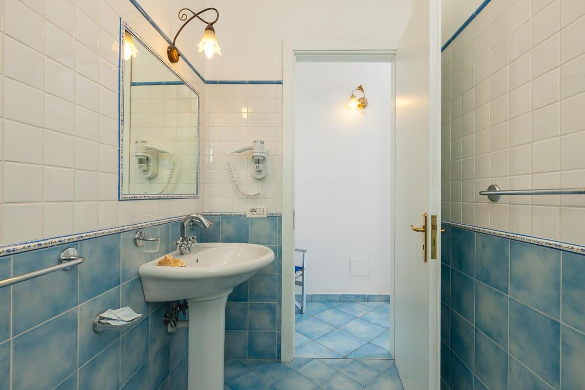 Residenza Gennaro 3*
